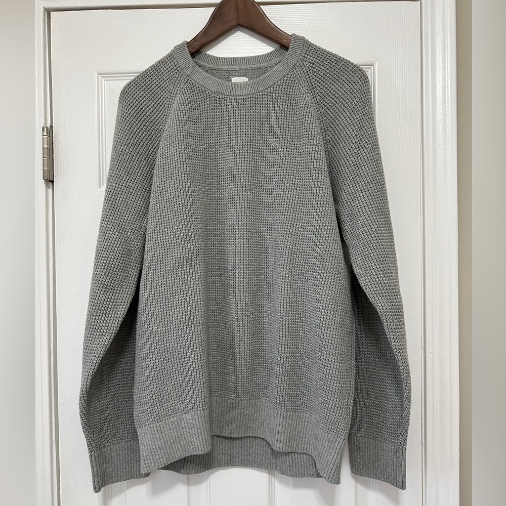 GAP sweater NWOT